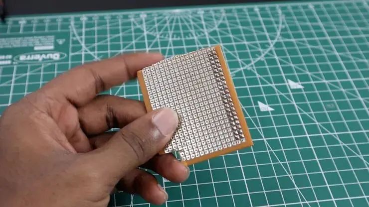 Emo：基于树莓派 4B DIY 能笑会动的桌面机器人
