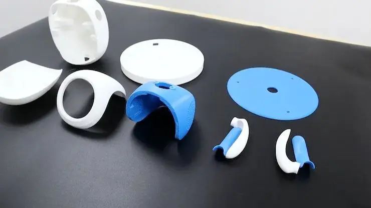 Emo：基于树莓派 4B DIY 能笑会动的桌面机器人