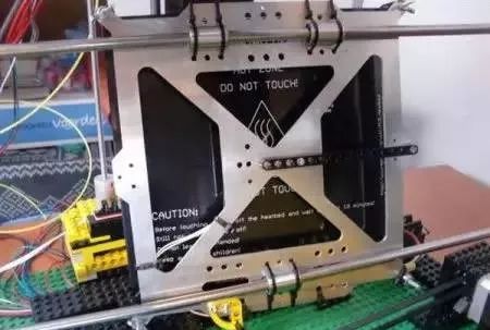教您用乐高积木组装一台功能完整的3D打印机