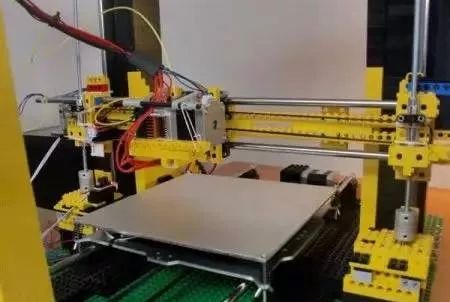教您用乐高积木组装一台功能完整的3D打印机