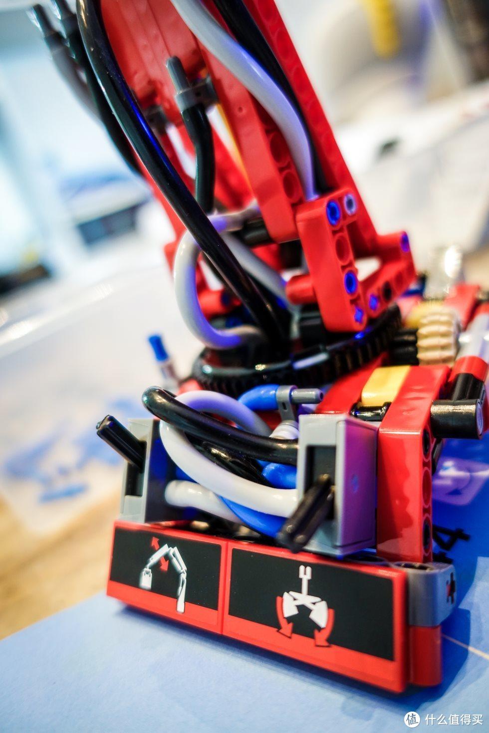 乐高科技组42043【奔驰卡车】百图超详细评测