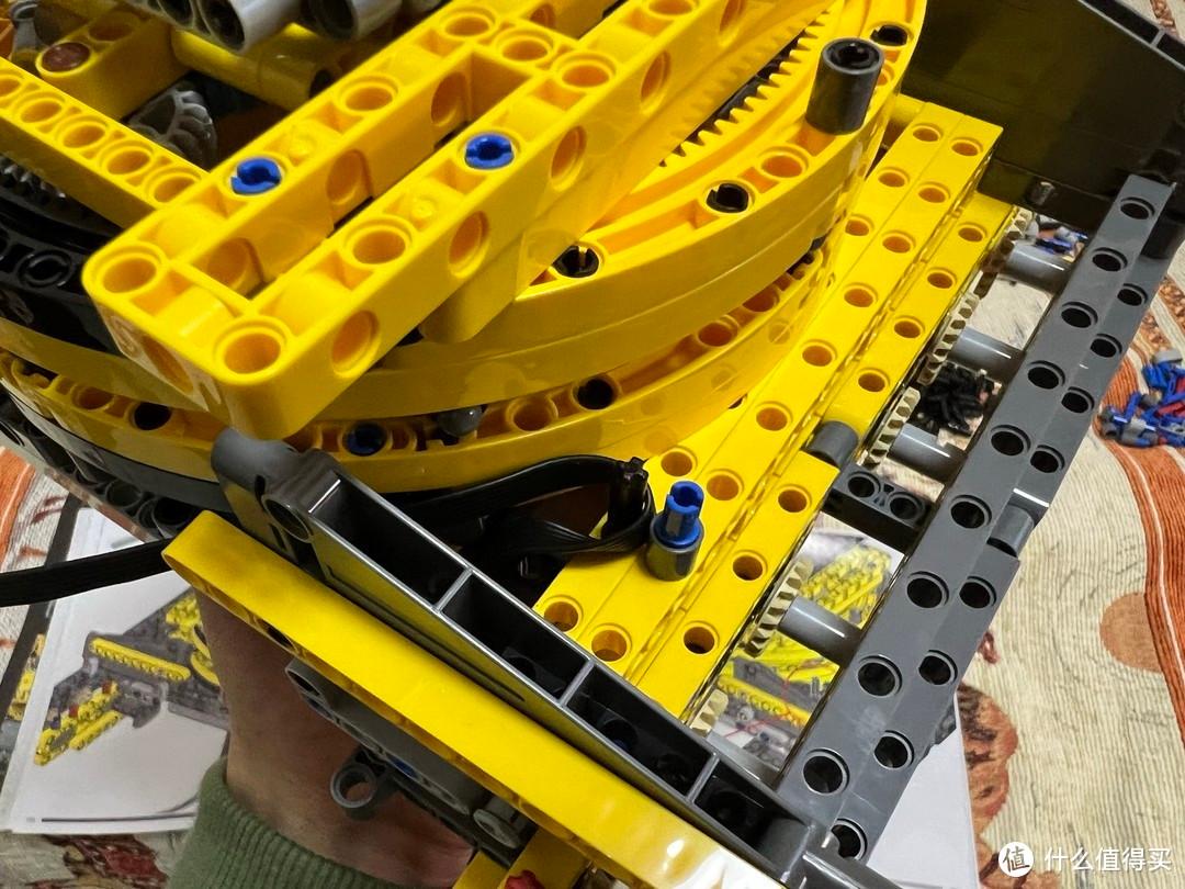 第一人称带你沉浸组装乐高42146利勃海尔吊车!