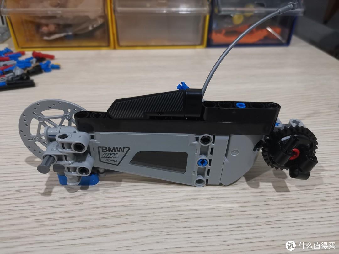 LEGO 机械组系列 42130 宝马摩托车M1000RR 最还原摩托车 评测