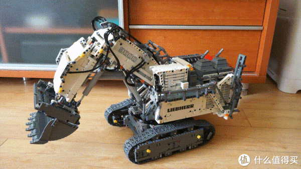 乐高机械组42100 利勃海尔R 9800挖掘机