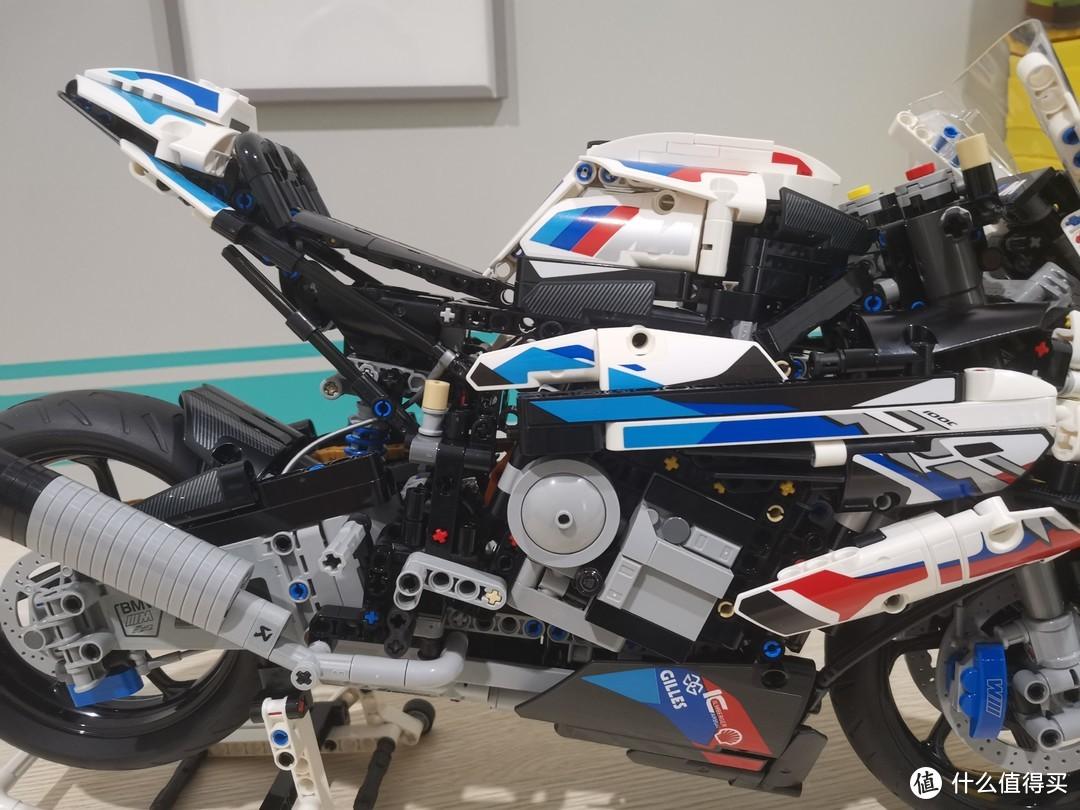 LEGO 机械组系列 42130 宝马摩托车M1000RR 最还原摩托车 评测
