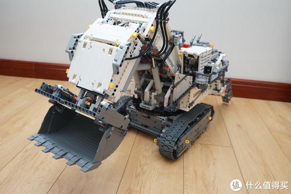 乐高机械组42100 利勃海尔R 9800挖掘机