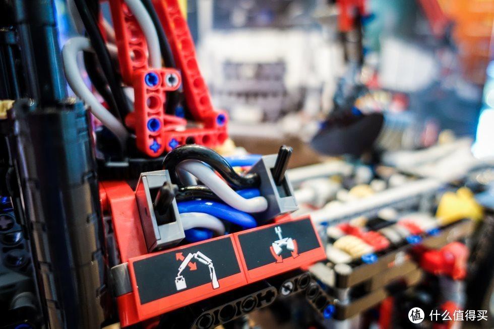 乐高科技组42043【奔驰卡车】百图超详细评测