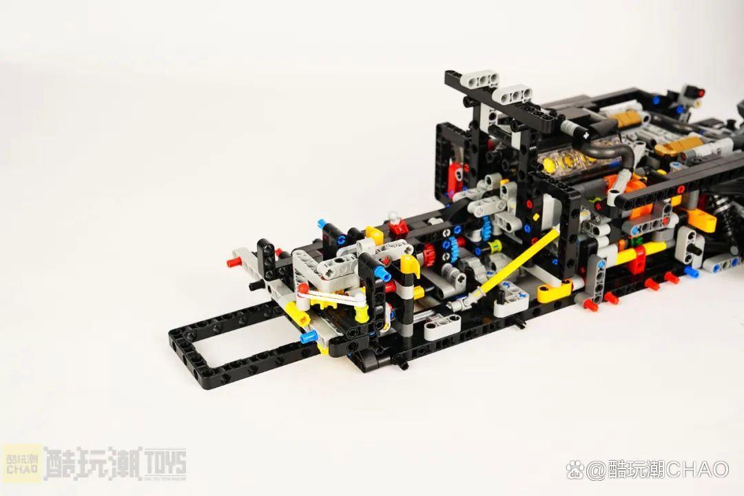 乐高机械组42172迈凯伦P1开箱评测