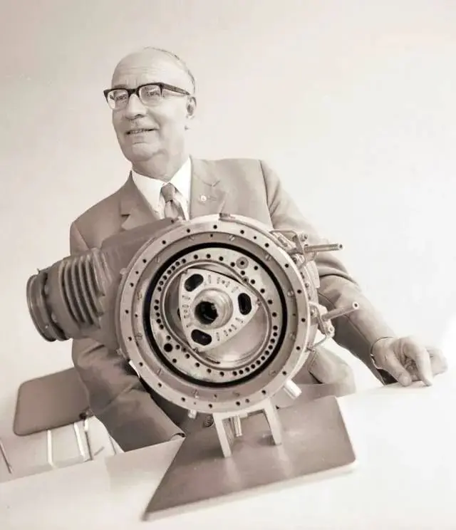 用乐高积木带你了解转子发动机的原理