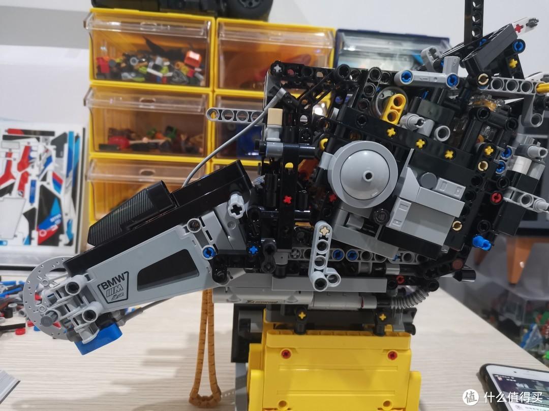 LEGO 机械组系列 42130 宝马摩托车M1000RR 最还原摩托车 评测