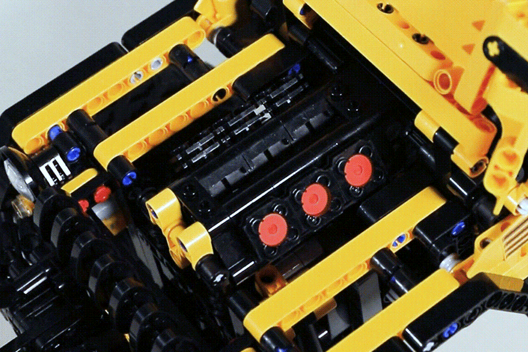 ONEBOT探索者越野车，升降底盘、仿真V6发动机