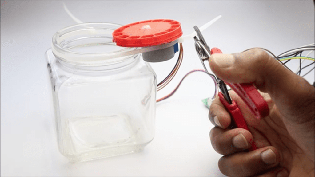 简易自动喂鱼器